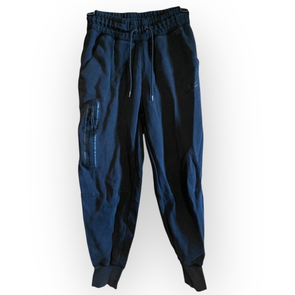 Nike Women’s Size XS Faded Black Utility Style Fleece Tech Joggers